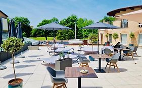 CE Plaza Hotel