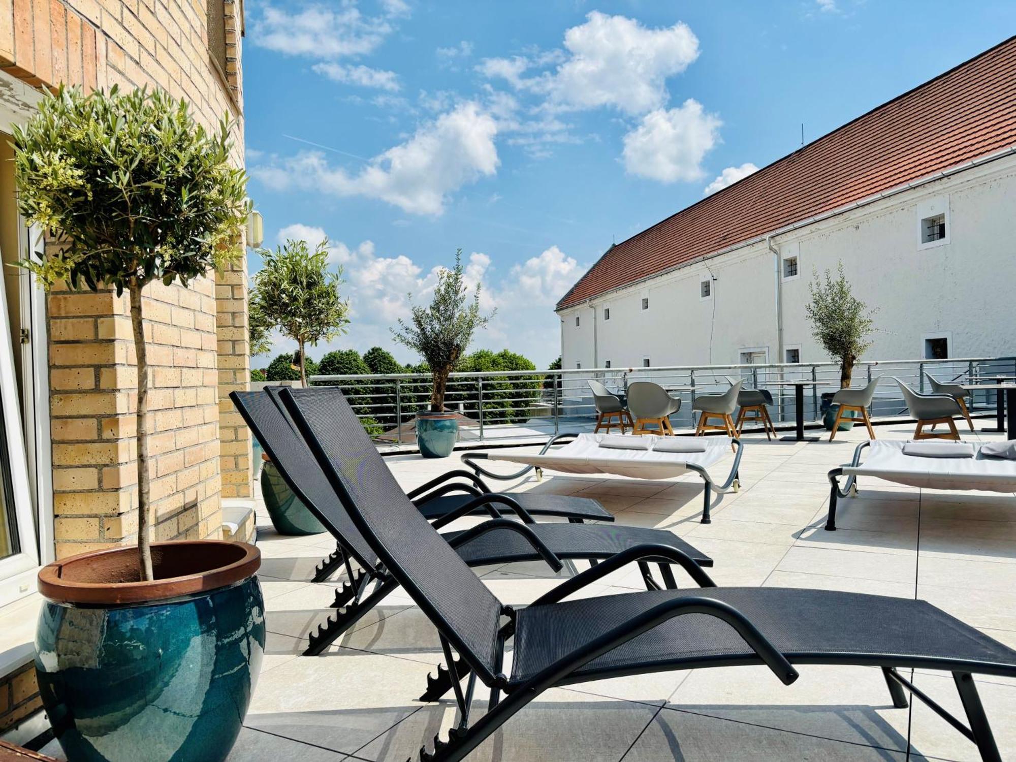 CE Plaza Hotel Siófok Exterior foto