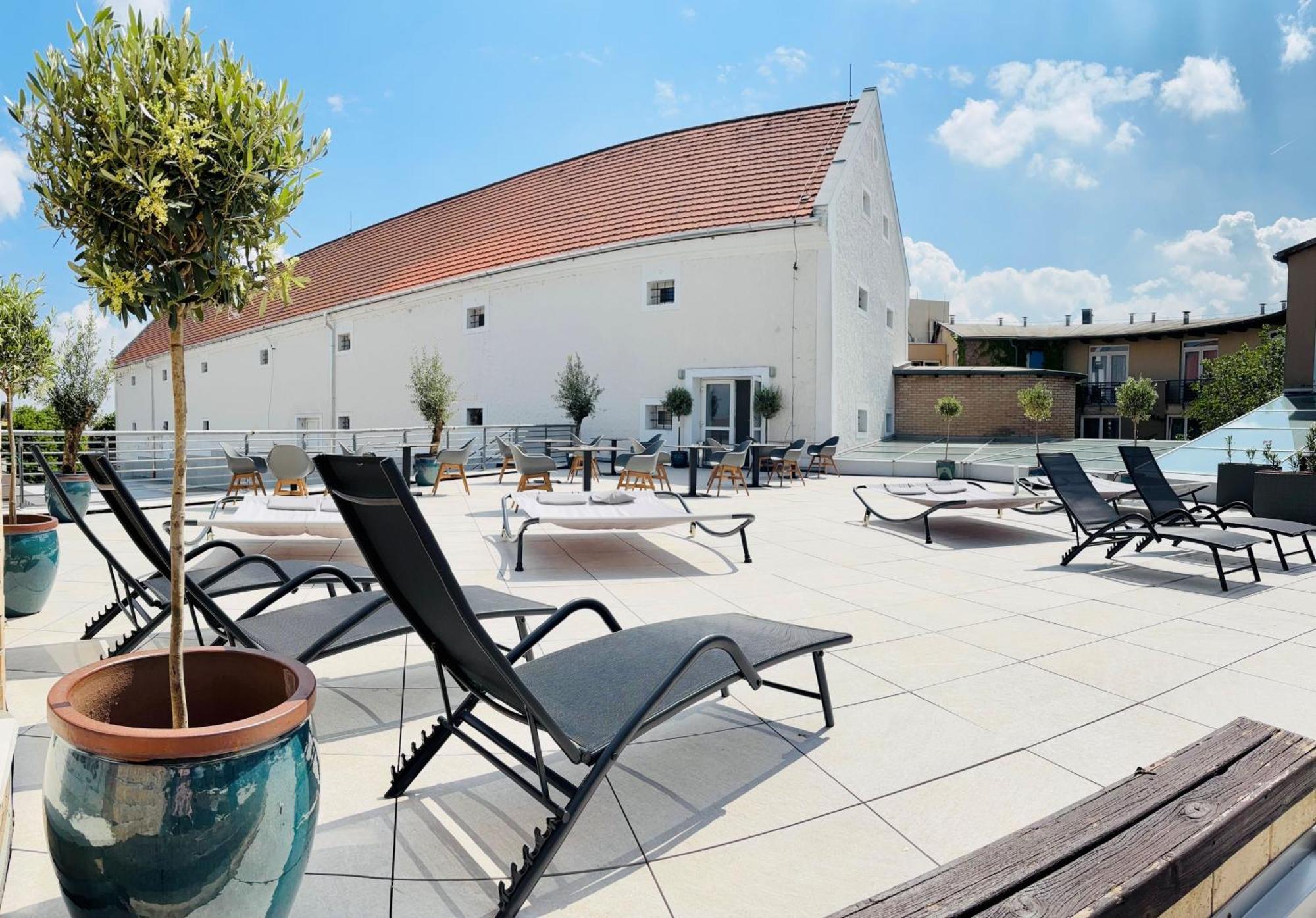 CE Plaza Hotel Siófok Exterior foto