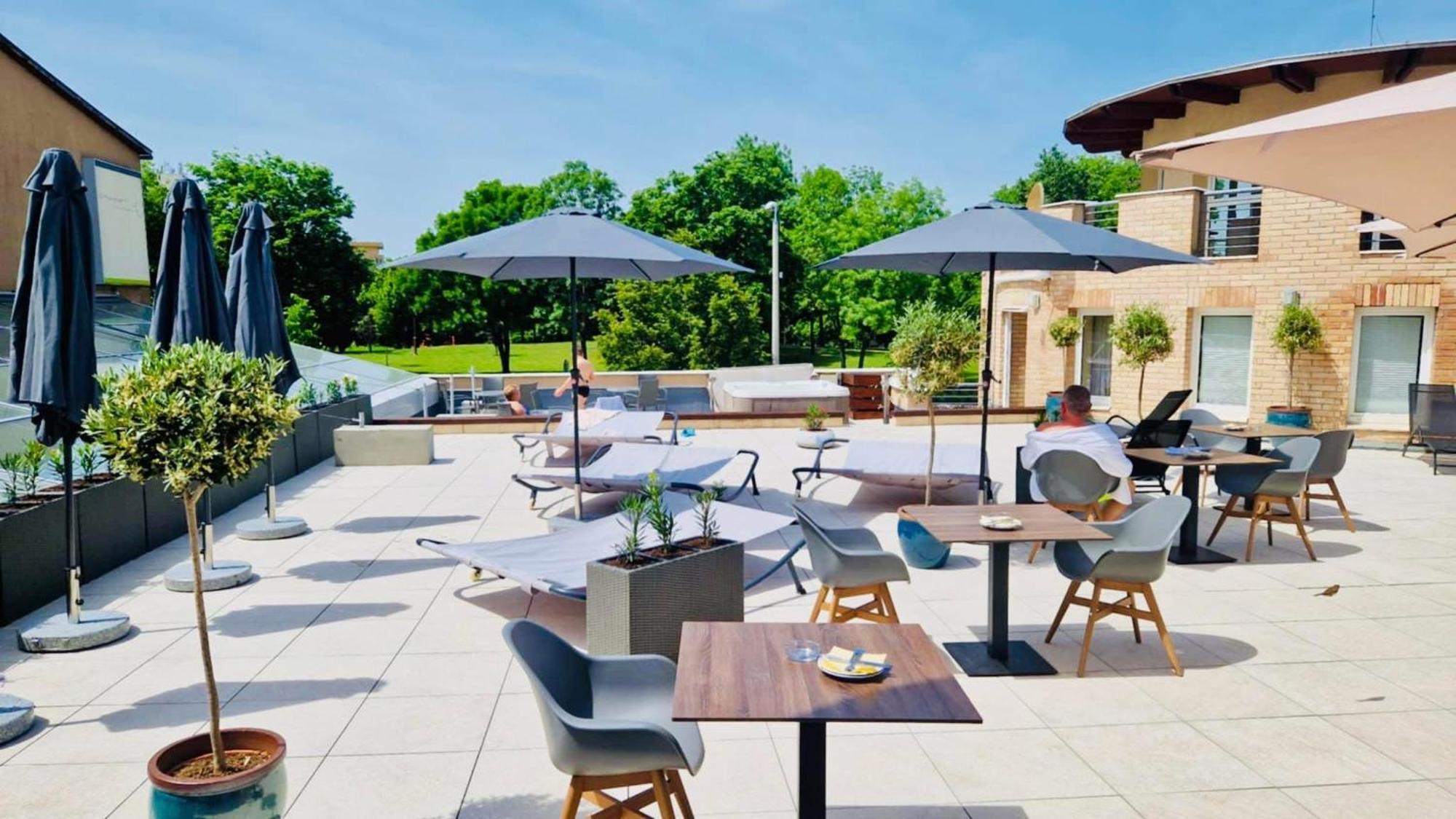 CE Plaza Hotel Siófok Exterior foto